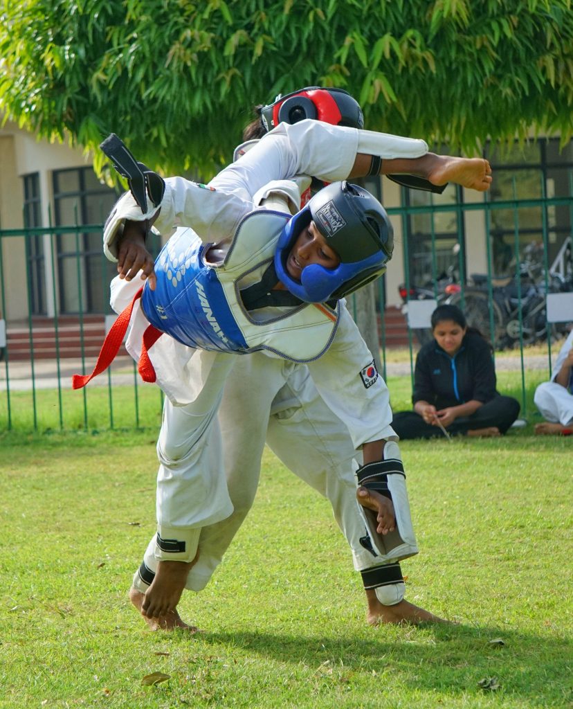 DSC05157 02 828x1024